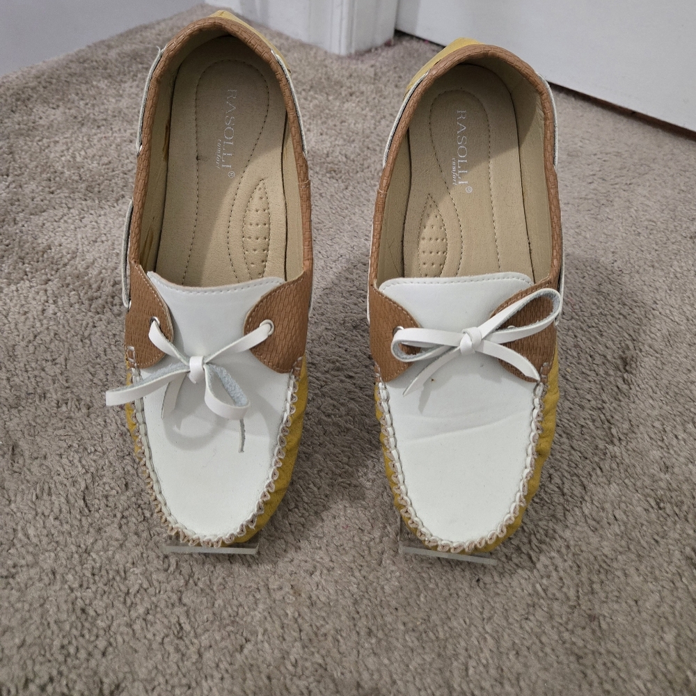 Women Flats